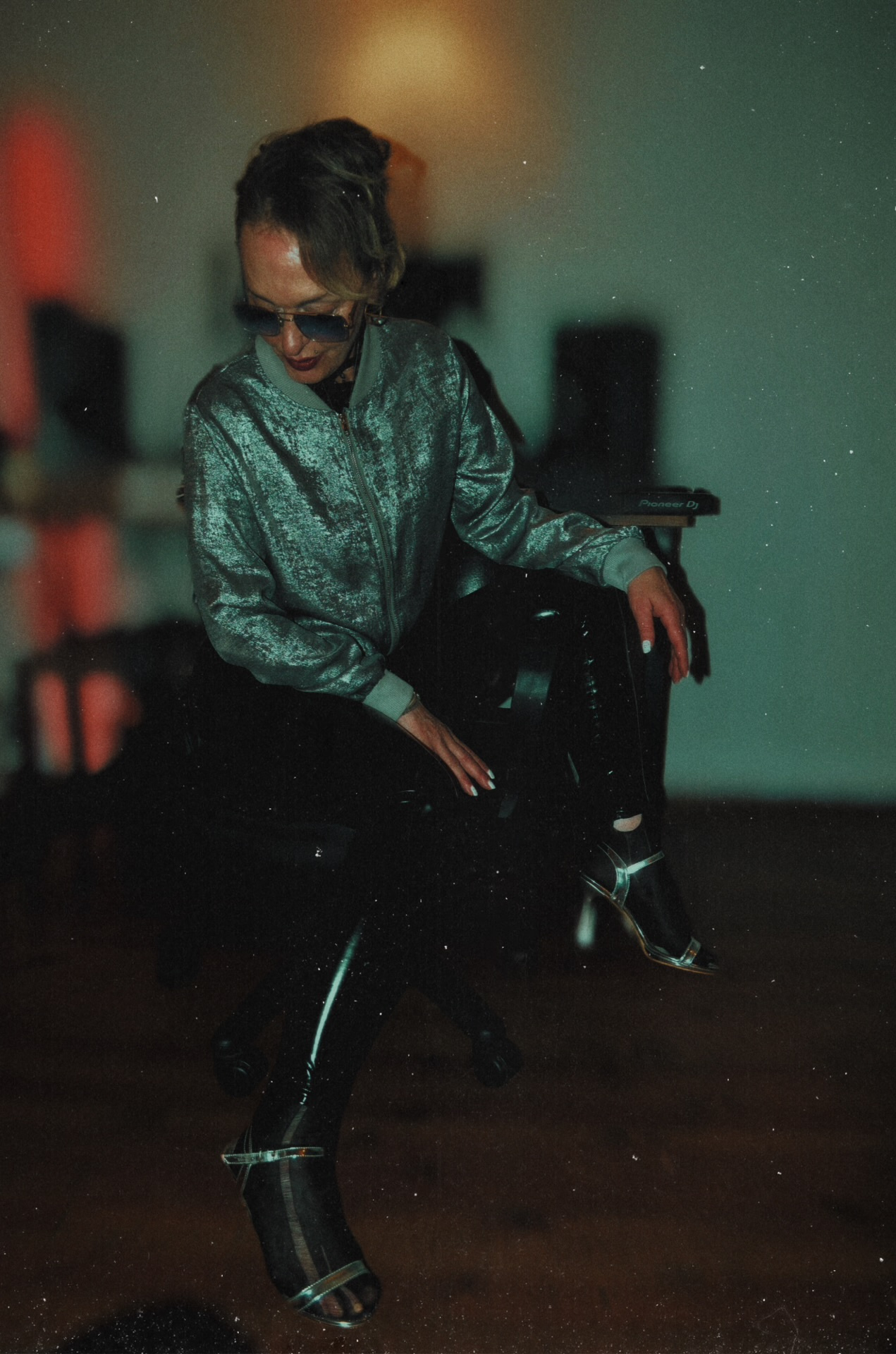 Ilka Lichi — backstage portrait
