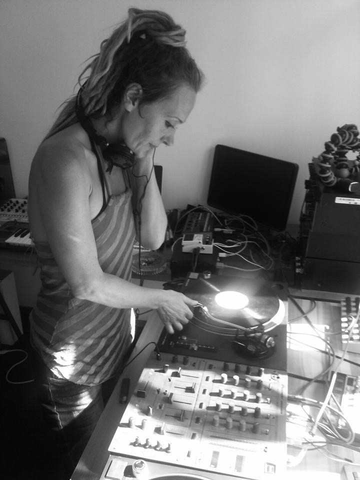 Ilka Lichi — monochrome studio set